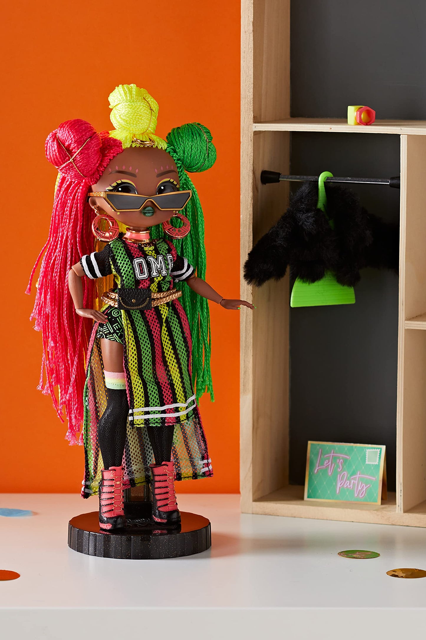 L.O.L. Surprise! Queens Sways Fashion Doll with 20 Surprises Including Outfit and Accessories for Fashion Toy Girls Ages 3 and up, 10-inch L.O.L. Surprise!